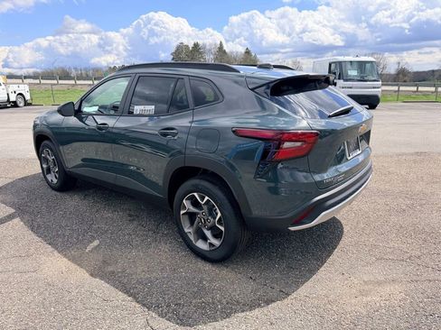 New 2026 Chevrolet Trax LT w/ Driver Confidence Package FWD image 4