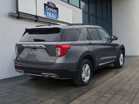 Used 2023 Ford Explorer XLT w/ Equipment Group 202A AWD/4WD image 3