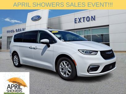 Used 2023 Chrysler Pacifica Touring-L