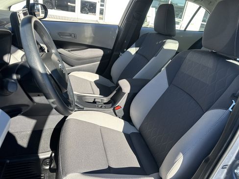 Used 2025 Toyota Corolla LE image 11