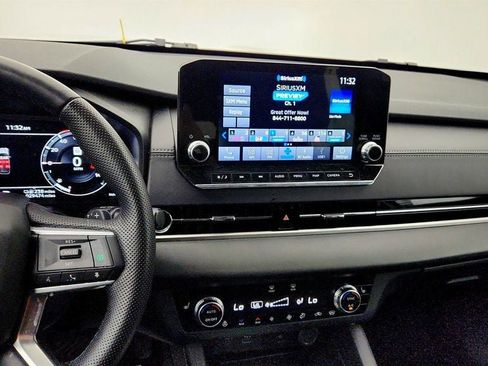 Used 2023 Mitsubishi Outlander SEL 40th Anniversary AWD/4WD image 18