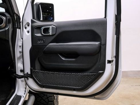 Used 2022 Jeep Wrangler Unlimited Rubicon AWD/4WD image 74