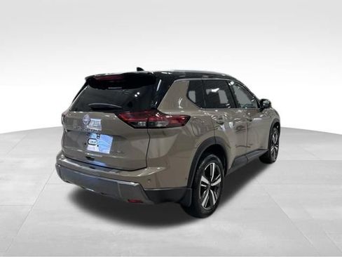 Used 2025 Nissan Rogue SL AWD/4WD image 27