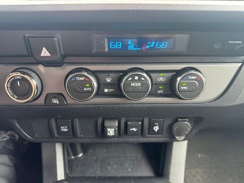 Used 2021 Toyota Tacoma TRD Sport image 22