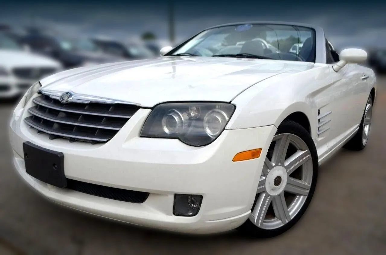 Used 2005 Chrysler Crossfire Limited RWD image 2