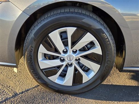 Used 2025 Nissan Altima 2.5 S image 7