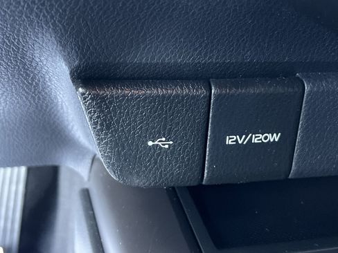 Used 2024 Toyota Camry SE image 32