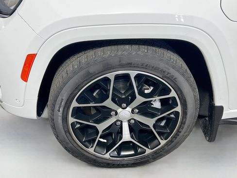 Used 2022 Jeep Grand Cherokee Summit image 13