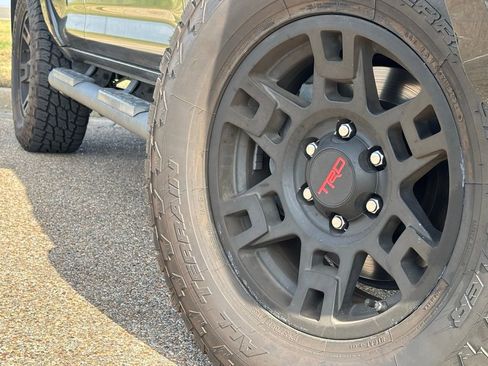 Used 2021 Toyota 4Runner SR5 Premium image 2