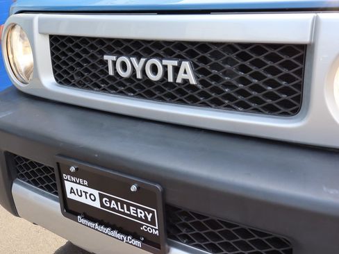 Used 2011 Toyota FJ Cruiser 4WD w/ Upgrade Pkg image 24