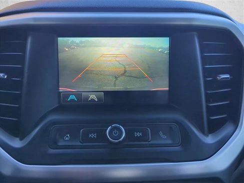 Used 2018 GMC Acadia SLE image 18