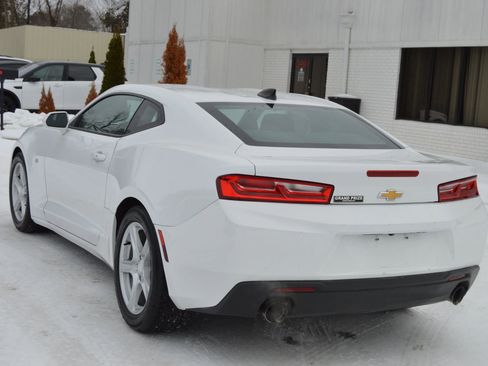 Used 2016 Chevrolet Camaro LT image 4