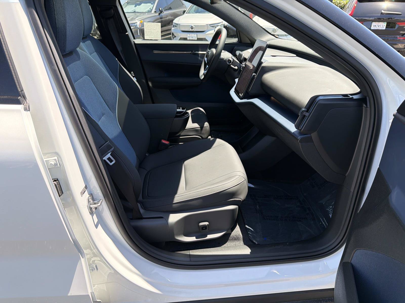 New 2026 Volvo EX30 Ultra w/ Protection Package Premier AWD/4WD image 20