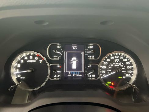 Used 2020 Toyota Tundra SR5 w/ SR5 Convenience Package AWD/4WD image 12