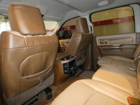 Used 2024 RAM 2500 Limited w/ Safety Group image 28