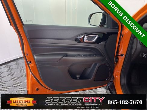 New 2026 Jeep Compass Latitude image 12