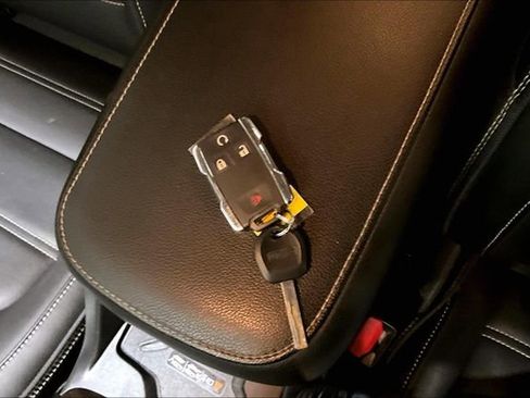 Used 2021 GMC Canyon Denali image 30