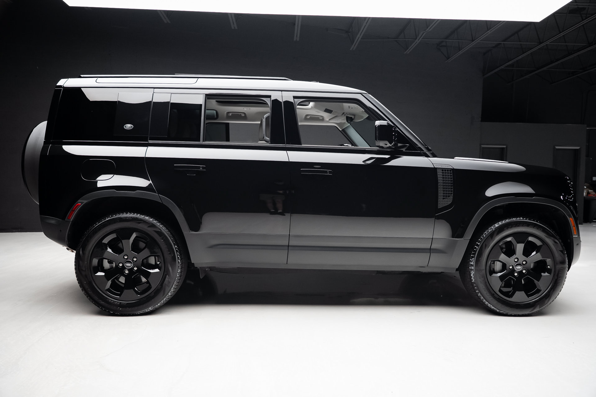 Used 2024 Land Rover Defender 110 S AWD/4WD image 35