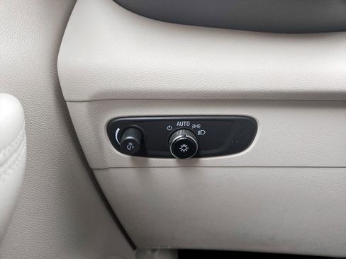 Used 2023 Buick Envision Preferred image 21