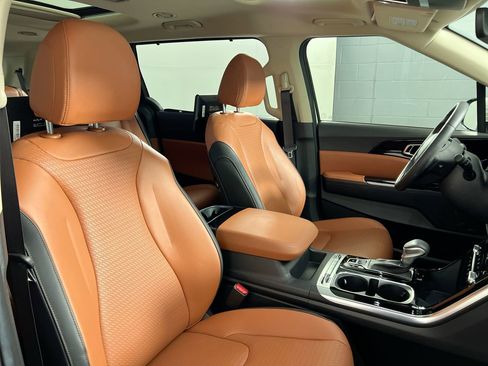 Certified 2024 Kia Carnival SX Prestige image 31