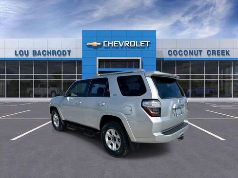 Used 2018 Toyota 4Runner SR5 image 6