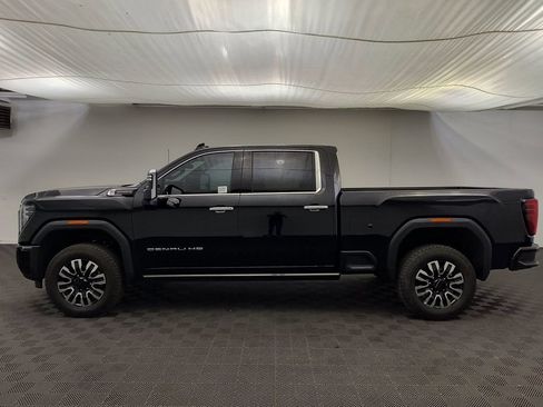 Used 2025 GMC Sierra 3500 Denali Ultimate AWD/4WD image 2
