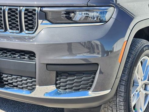 New 2025 Jeep Grand Cherokee L Laredo w/ Luxury Tech Group I AWD/4WD image 6