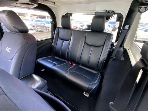 Used 2014 Jeep Wrangler Sahara AWD/4WD image 27