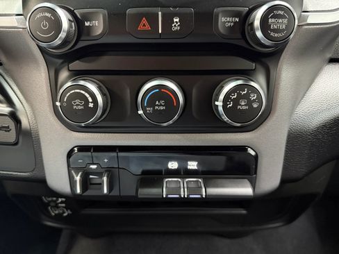 Used 2024 RAM 2500 Big Horn AWD/4WD image 25