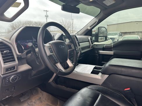 Used 2020 Ford F250 Lariat w/ Lariat Ultimate Package image 3