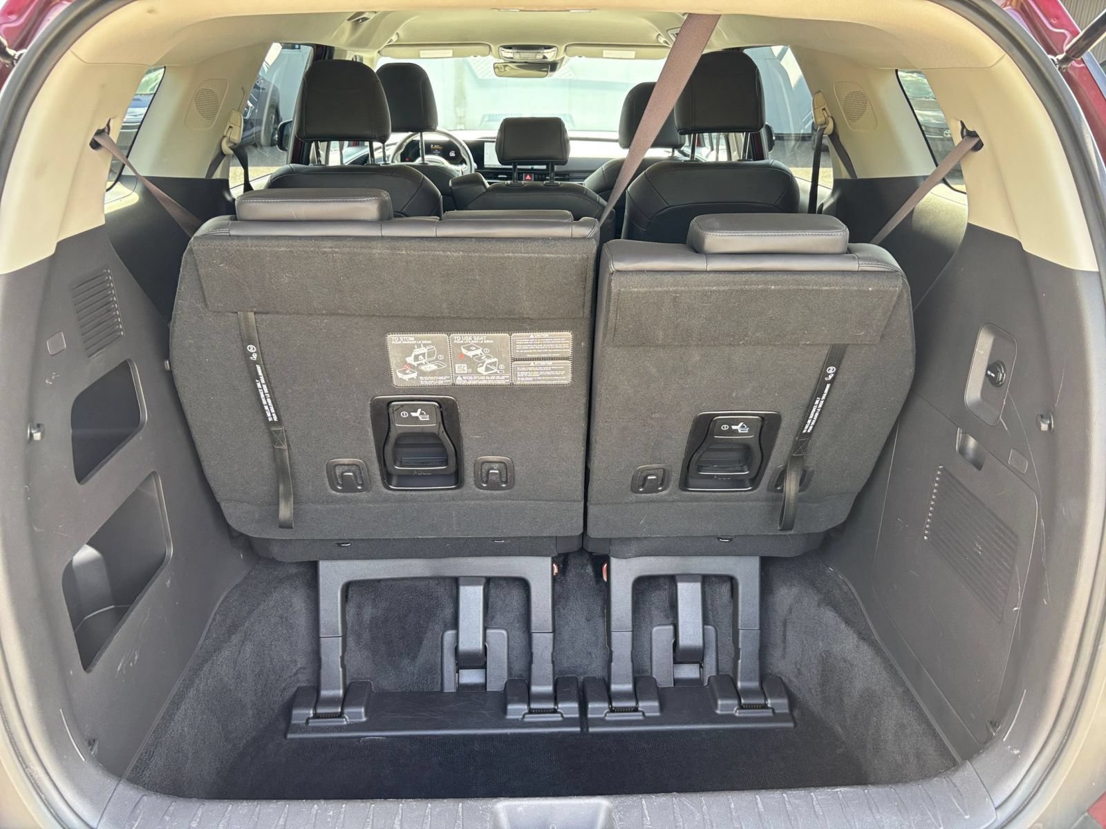 Used 2026 Kia Carnival FWD image 33