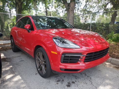 Used 2021 Porsche Cayenne Coupe w/ Premium Package AWD/4WD image 2