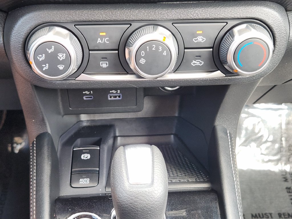 Used 2024 Nissan Kicks SV FWD image 21