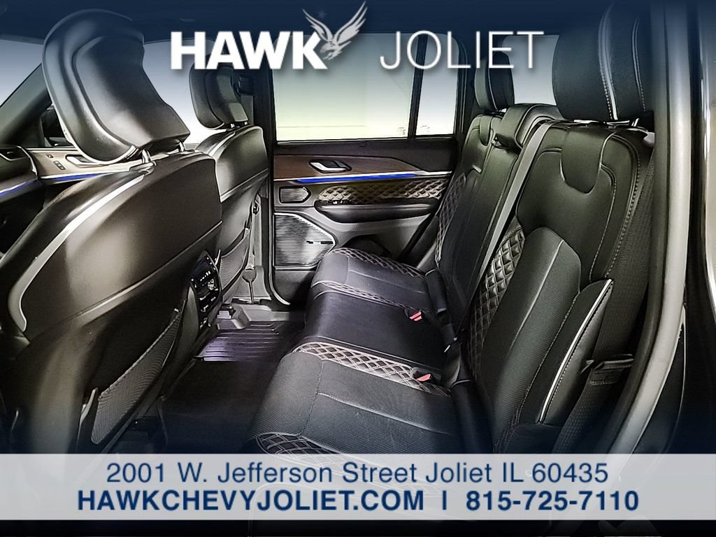 Used 2023 Jeep Grand Cherokee Summit w/ Adv Protech Group IV AWD/4WD image 12