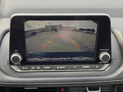 Used 2024 Nissan Rogue SV FWD image 12