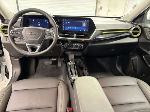 Used 2025 Chevrolet Trax ACTIV w/ Driver Confidence Package image 14