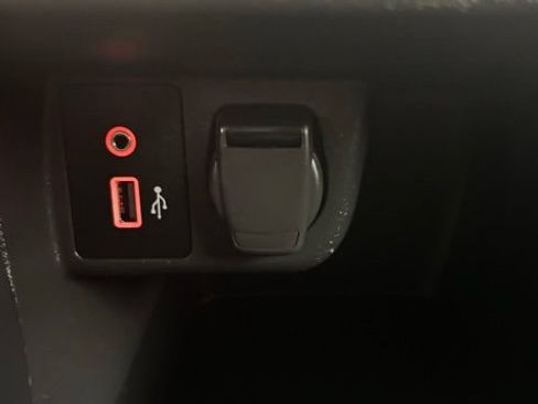 Used 2024 Nissan Versa S w/ Trunk Package FWD image 33
