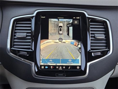 New 2025 Volvo XC90 T8 Plus w/ Protection Package Premier image 24