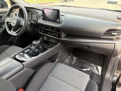 Used 2023 Nissan Rogue SV image 35