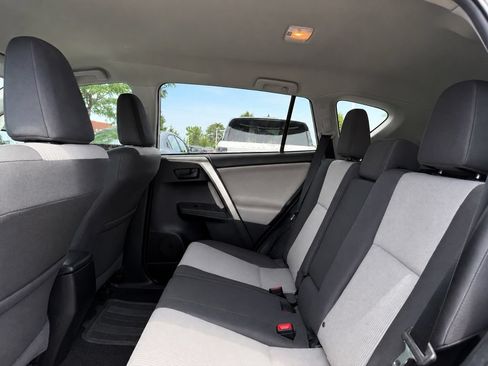 Used 2015 Toyota RAV4 LE AWD/4WD image 16