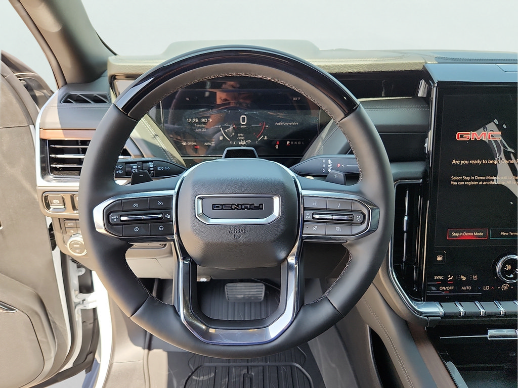 New 2026 GMC Yukon Denali w/ Denali Reserve Package AWD/4WD image 18