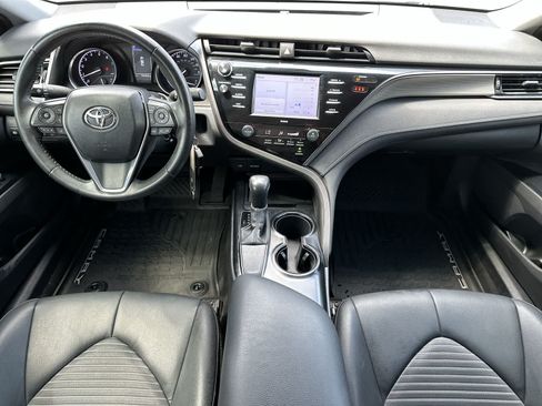 Used 2020 Toyota Camry SE FWD image 19
