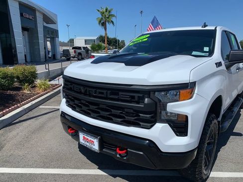 Used 2023 Chevrolet Silverado 1500 Custom Trail Boss w/ LPO, Dark Essentials Package AWD/4WD image 3