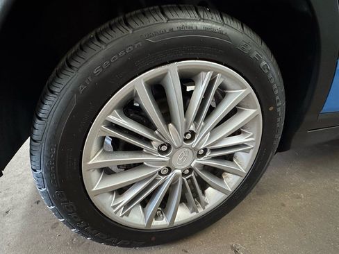Used 2019 Hyundai Kona SEL AWD/4WD image 11