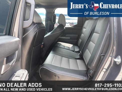Used 2025 Toyota Tacoma TRD Sport AWD/4WD image 6