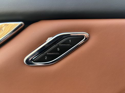 Used 2022 Maserati Quattroporte Modena Q4 image 26