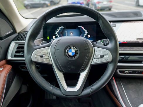 Used 2023 BMW X7 xDrive40i w/ Premium Package AWD/4WD image 46