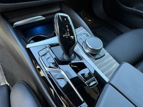 Certified 2023 BMW 530e w/ Convenience Package image 26