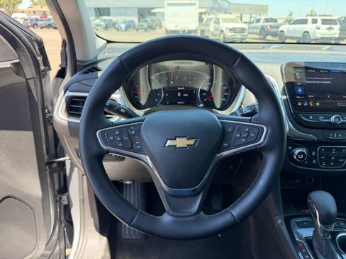 Used 2023 Chevrolet Equinox Premier AWD/4WD image 25