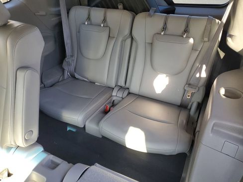 Used 2013 Toyota Highlander SE image 16